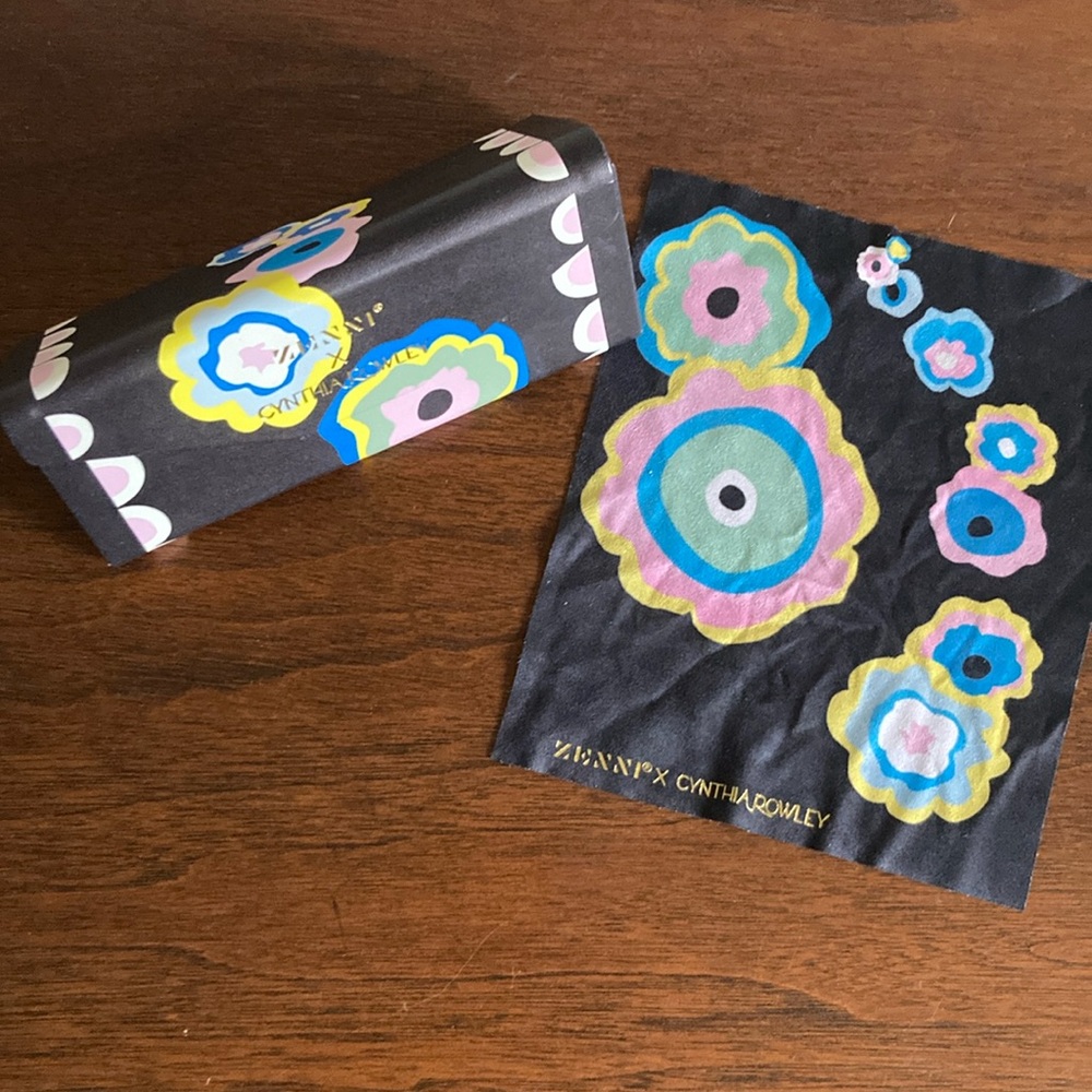 Cynthia Rowley x Zenni Floral Glasses Case with Matching Lens Wipe